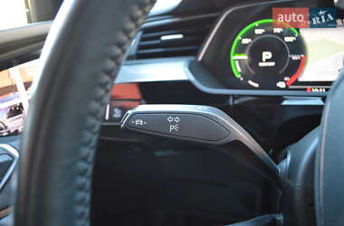 Внедорожник / Кроссовер Audi e-tron 2020 в 