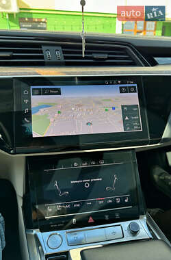 Внедорожник / Кроссовер Audi e-tron 2019 в 