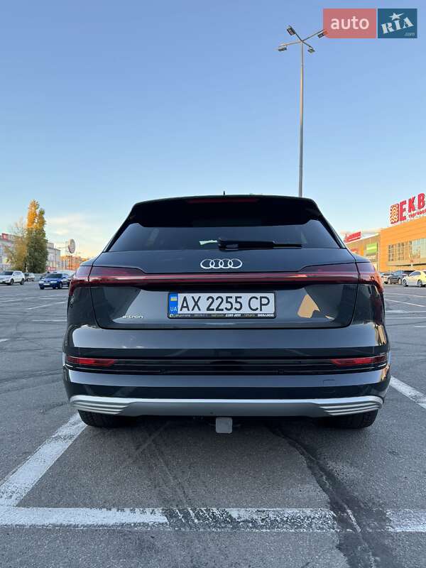 Внедорожник / Кроссовер Audi e-tron 2019 в Харькове