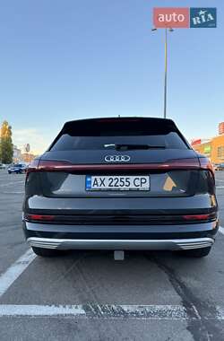 Внедорожник / Кроссовер Audi e-tron 2019 в 