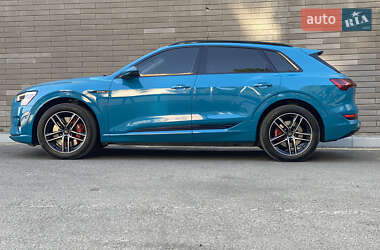 Внедорожник / Кроссовер Audi e-tron 2019 в 