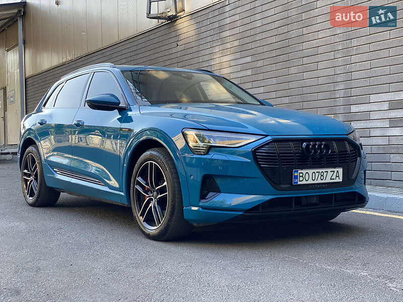 Внедорожник / Кроссовер Audi e-tron 2019 в 