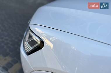 Внедорожник / Кроссовер Audi e-tron 2019 в 
