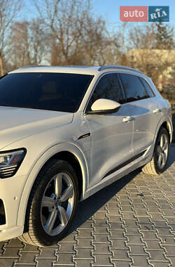 Внедорожник / Кроссовер Audi e-tron 2019 в 