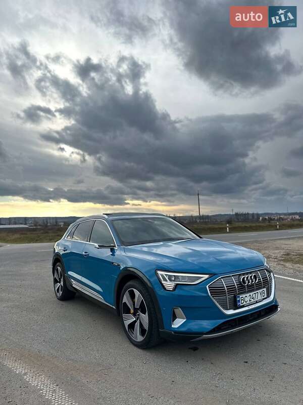 Позашляховик / Кросовер Audi e-tron 2018 в Жовкві