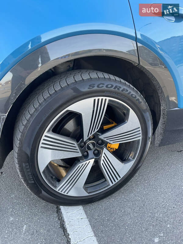 Позашляховик / Кросовер Audi e-tron 2019 в Кам'янець-Подільському