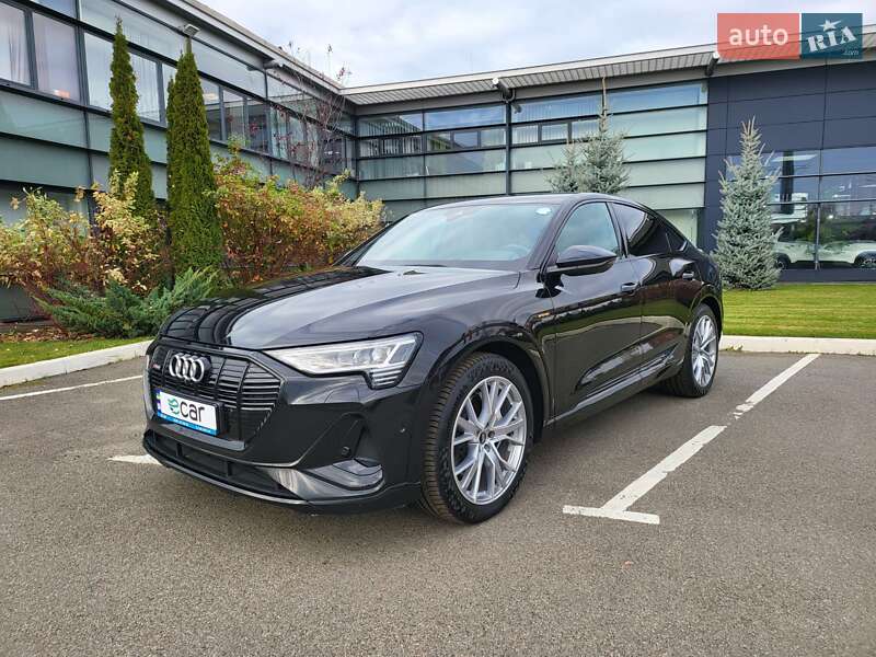 Внедорожник / Кроссовер Audi e-tron 2020 в 