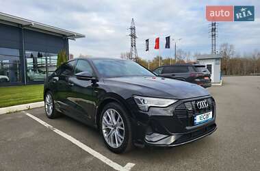 Внедорожник / Кроссовер Audi e-tron 2020 в 