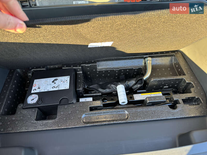 Позашляховик / Кросовер Audi e-tron 2019 в Львові фото 56 Позашляховик / Кросовер Audi e-tron 2019 в Львові