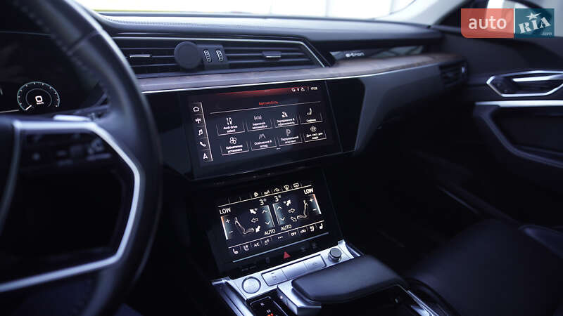 Позашляховик / Кросовер Audi e-tron 2019 в Львові