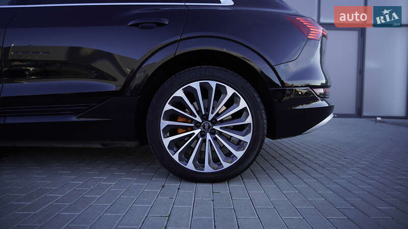 Позашляховик / Кросовер Audi e-tron 2019 в Львові