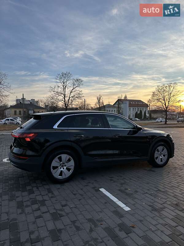 Внедорожник / Кроссовер Audi e-tron 2021 в Киеве