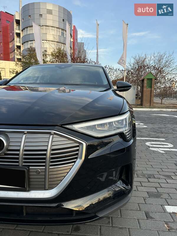Внедорожник / Кроссовер Audi e-tron 2021 в Киеве