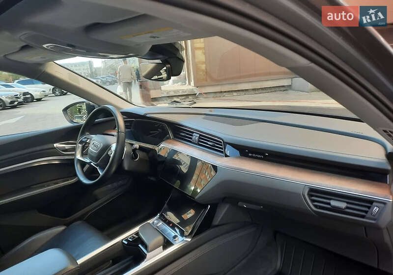 Внедорожник / Кроссовер Audi e-tron 2019 в Киеве
