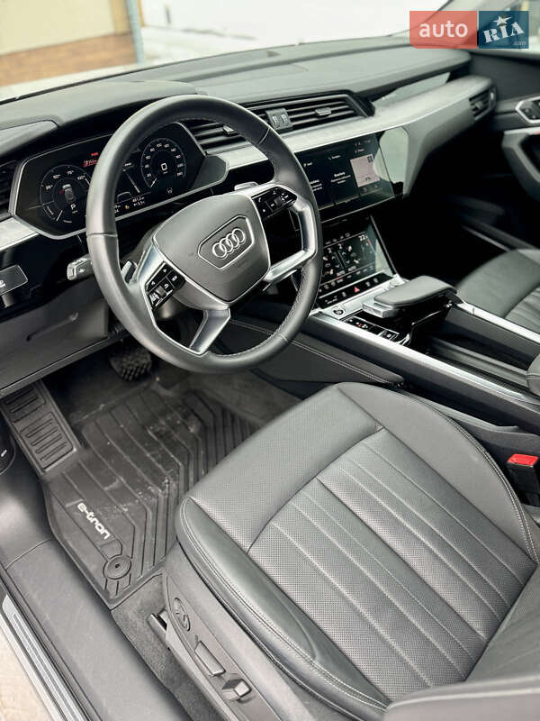 Внедорожник / Кроссовер Audi e-tron 2022 в Золочеве