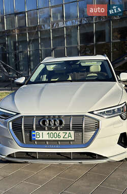 Внедорожник / Кроссовер Audi e-tron 2019 в 