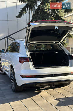 Позашляховик / Кросовер Audi e-tron 2019 в Полтаві