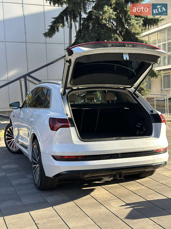 Внедорожник / Кроссовер Audi e-tron 2019 в Полтаве