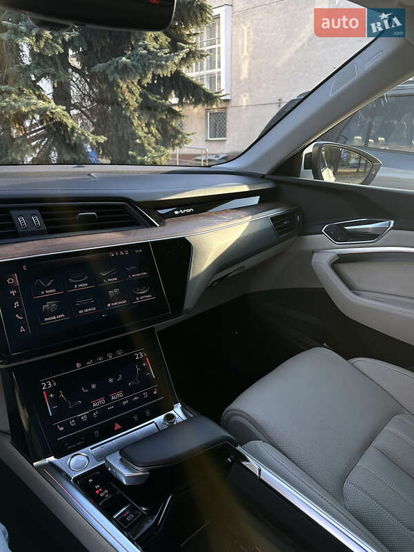 Внедорожник / Кроссовер Audi e-tron 2019 в Полтаве