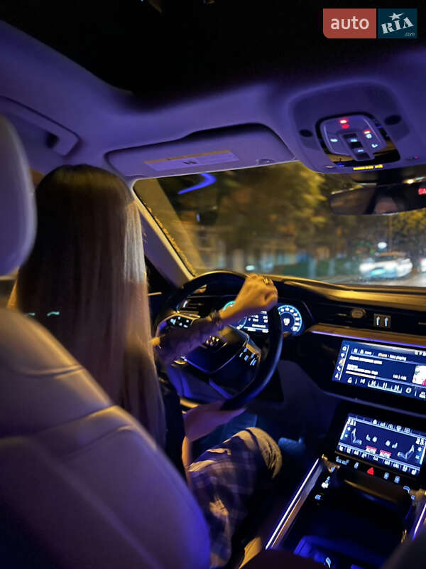 Внедорожник / Кроссовер Audi e-tron 2019 в Полтаве
