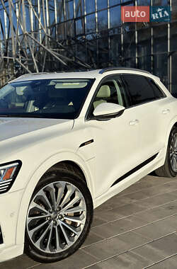 Позашляховик / Кросовер Audi e-tron 2019 в Полтаві