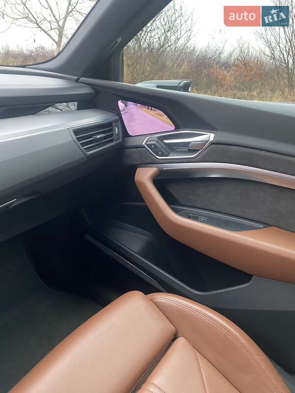 Внедорожник / Кроссовер Audi e-tron 2019 в Тячеве