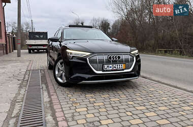 Позашляховик / Кросовер Audi e-tron 2020 в Сваляві