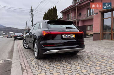 Позашляховик / Кросовер Audi e-tron 2020 в Сваляві