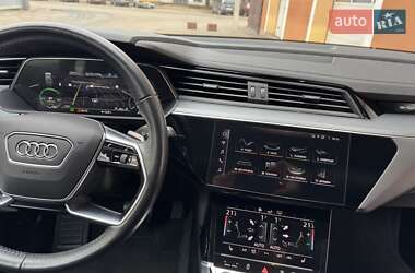 Внедорожник / Кроссовер Audi e-tron 2020 в 
