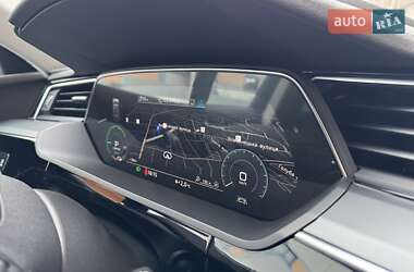 Внедорожник / Кроссовер Audi e-tron 2020 в 