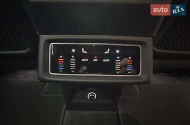 Внедорожник / Кроссовер Audi e-tron 2020 в 
