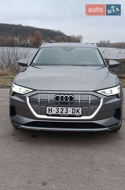 Внедорожник / Кроссовер Audi e-tron 2019 в 
