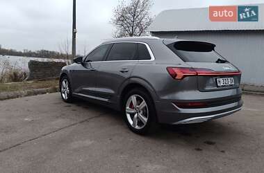 Внедорожник / Кроссовер Audi e-tron 2019 в 