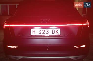 Внедорожник / Кроссовер Audi e-tron 2019 в 