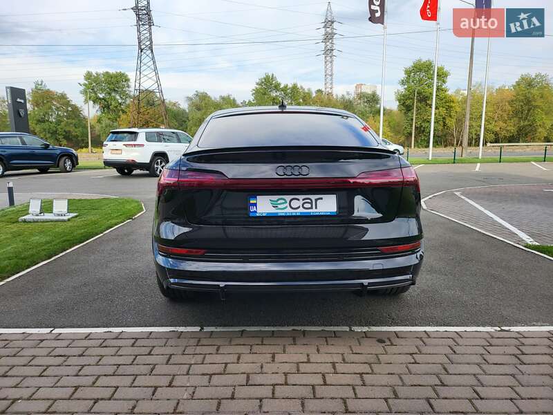 Внедорожник / Кроссовер Audi e-tron 2022 в Киеве