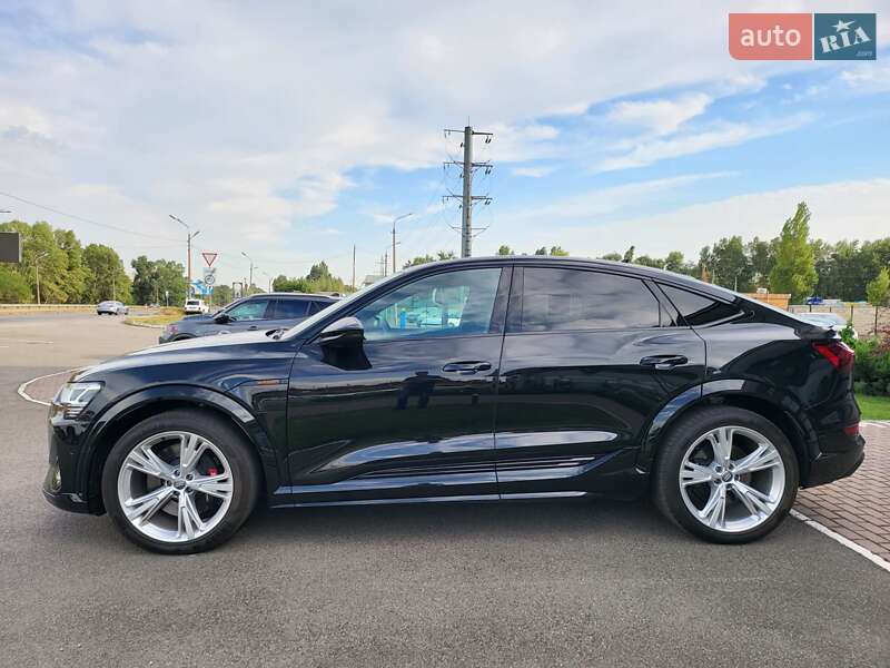 Внедорожник / Кроссовер Audi e-tron 2022 в Киеве