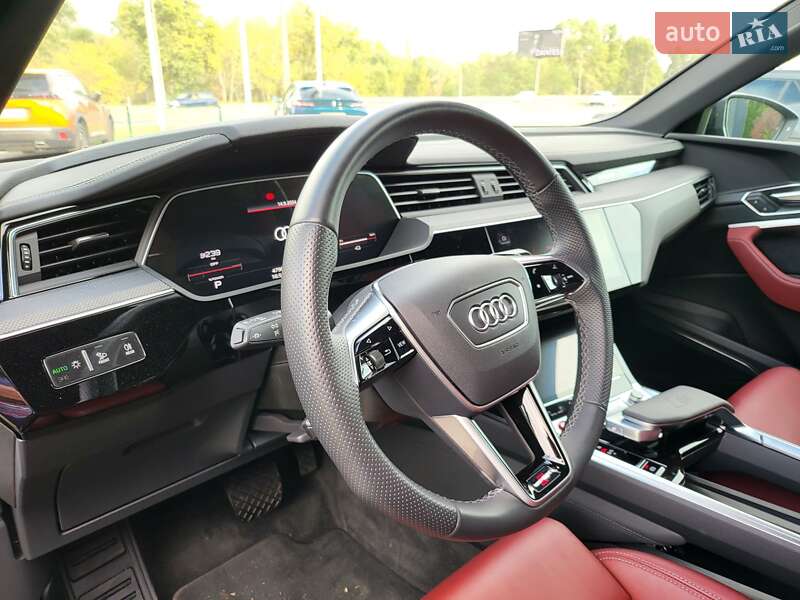 Внедорожник / Кроссовер Audi e-tron 2022 в Киеве