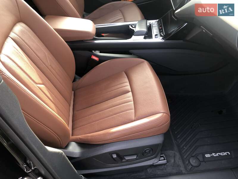 Внедорожник / Кроссовер Audi e-tron 2019 в Одессе