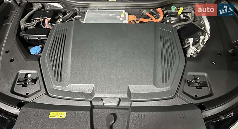 Внедорожник / Кроссовер Audi e-tron 2019 в Одессе