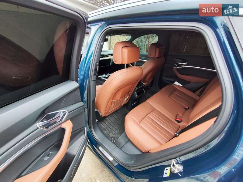 Позашляховик / Кросовер Audi e-tron 2019 в Києві