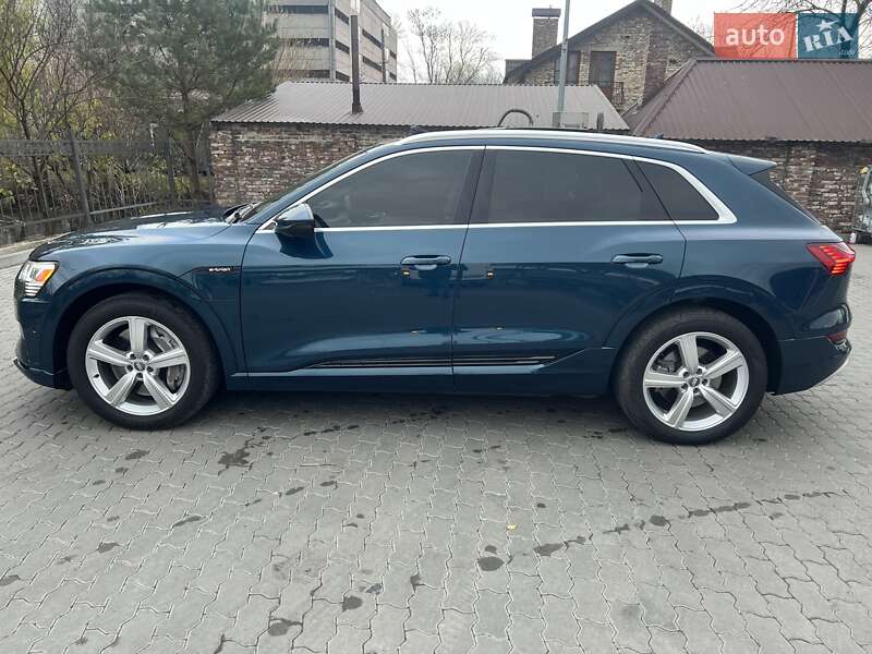 Внедорожник / Кроссовер Audi e-tron 2019 в 