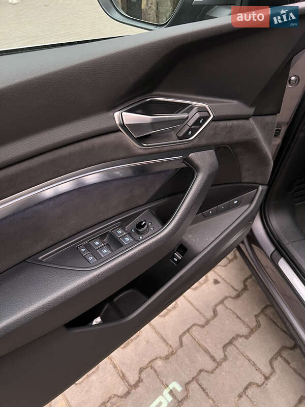 Позашляховик / Кросовер Audi e-tron 2019 в Львові