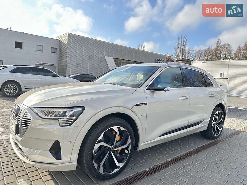 Внедорожник / Кроссовер Audi e-tron 2019 в Одессе фото 7 Внедорожник / Кроссовер Audi e-tron 2019 в Одессе