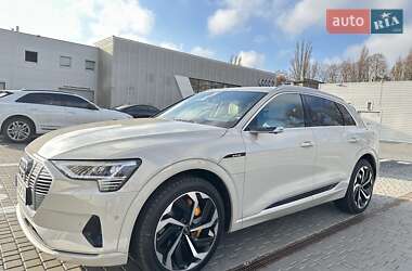 Внедорожник / Кроссовер Audi e-tron 2019 в 