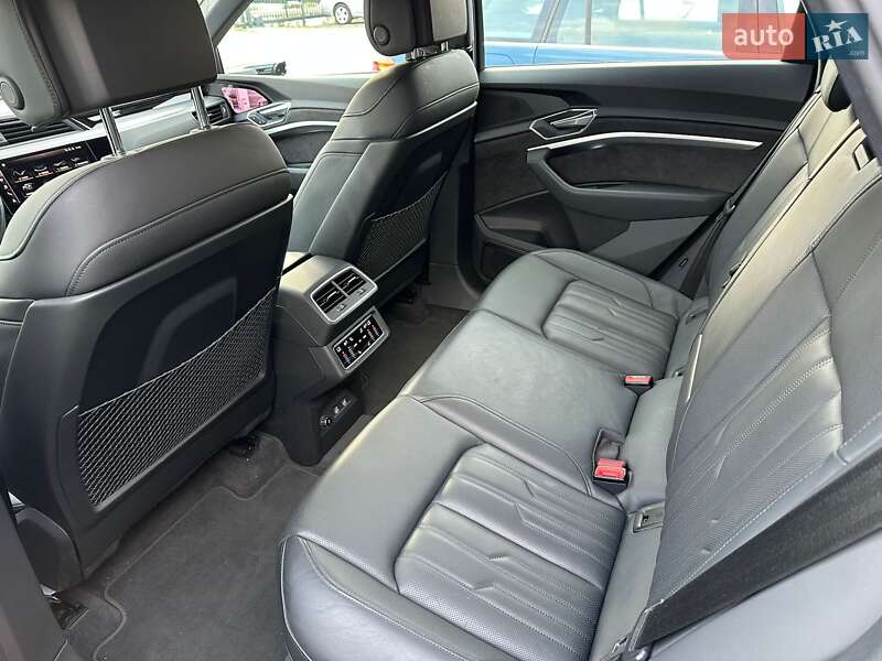 Внедорожник / Кроссовер Audi e-tron 2019 в Ужгороде