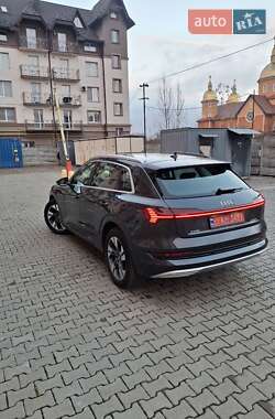 Внедорожник / Кроссовер Audi e-tron 2020 в 