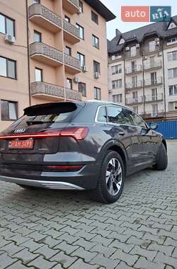 Внедорожник / Кроссовер Audi e-tron 2020 в 