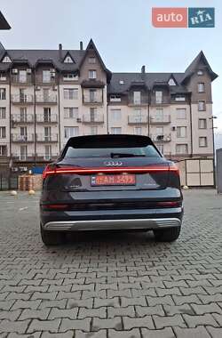 Внедорожник / Кроссовер Audi e-tron 2020 в 