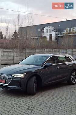 Внедорожник / Кроссовер Audi e-tron 2020 в 