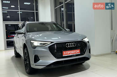 Внедорожник / Кроссовер Audi e-tron 2020 в 